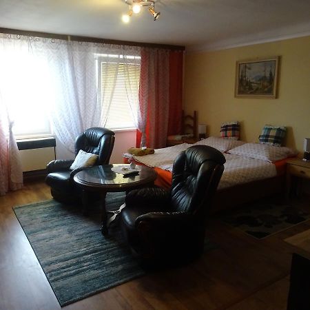 Milanna Apartment Breclav Luaran gambar